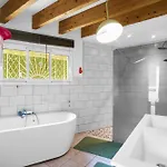 Loft Piscine Chauffee Et Couverte *