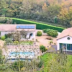 Loft Piscine Chauffee Et Couverte Sauvignac