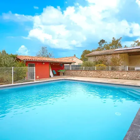Holiday home Loft Piscine Chauffee Et Couverte Sauvignac