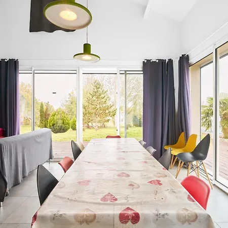 Holiday home Loft Piscine Chauffee Et Couverte Sauvignac