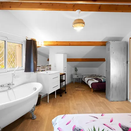 Holiday home Loft Piscine Chauffee Et Couverte Sauvignac