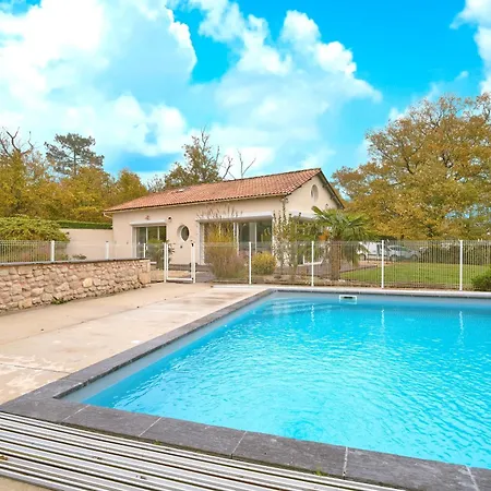 Holiday home Loft Piscine Chauffee Et Couverte *