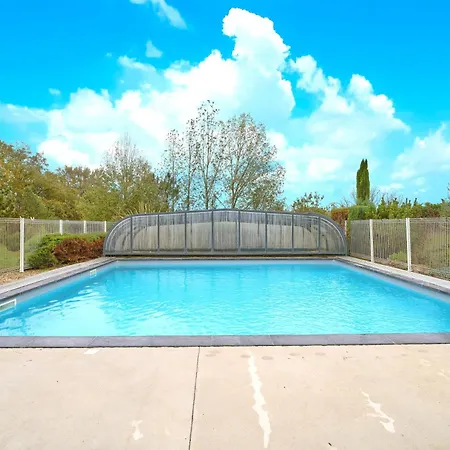 Loft Piscine Chauffee Et Couverte Holiday home *