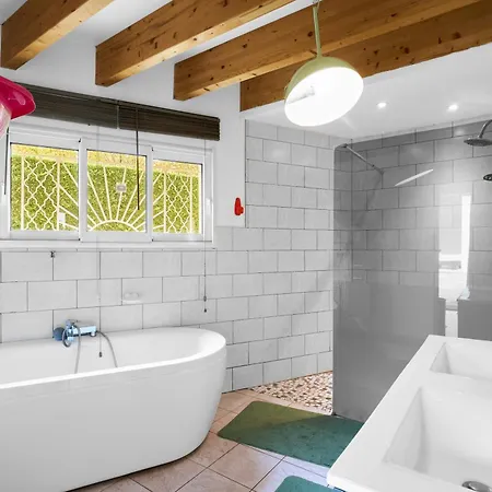 Loft Piscine Chauffée Et Couverte *