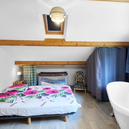 Casa de Férias Loft Piscine Chauffee Et Couverte