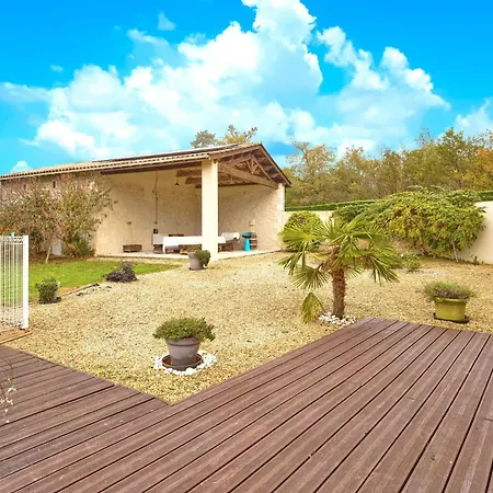 Loft Piscine Chauffee Et Couverte Casa de Férias Sauvignac